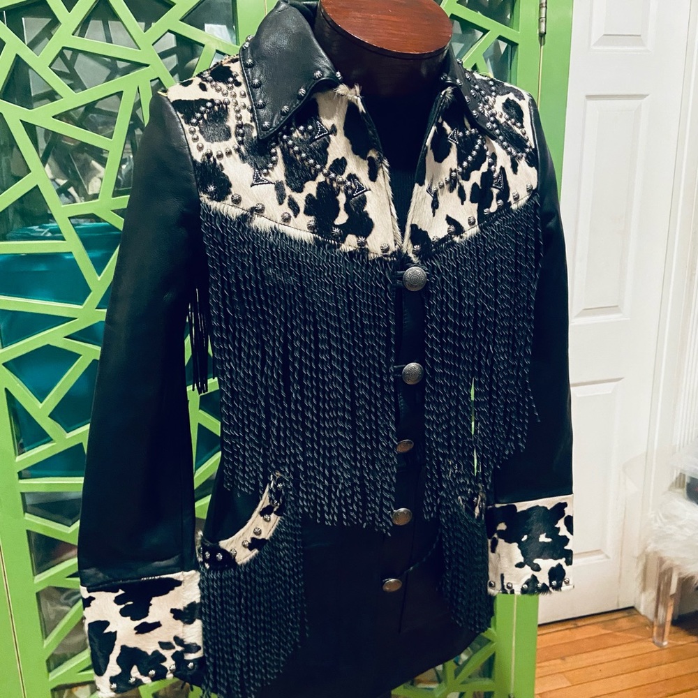 Powder River Outfitters Studded Cow Hide Panels Twisted Fringe Leather Jacket - Picture 4 of 14